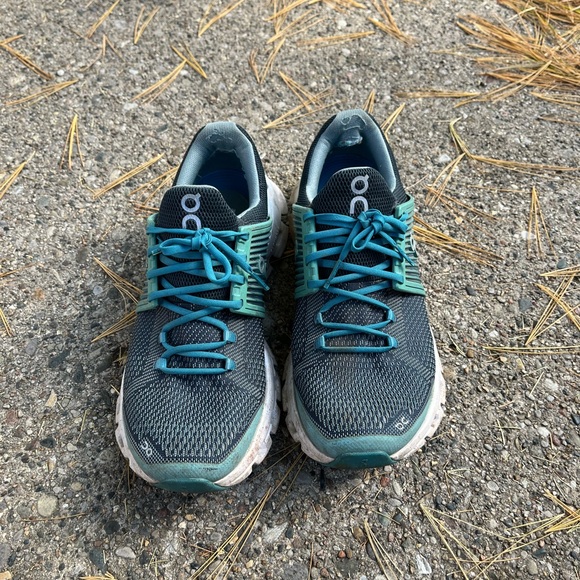 On Cloud Shoes - Picture 2 of 2